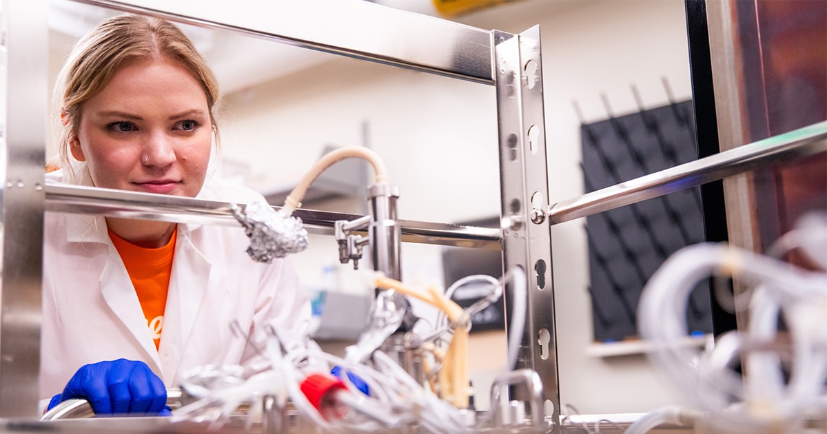 student running experiments in the Senter lab